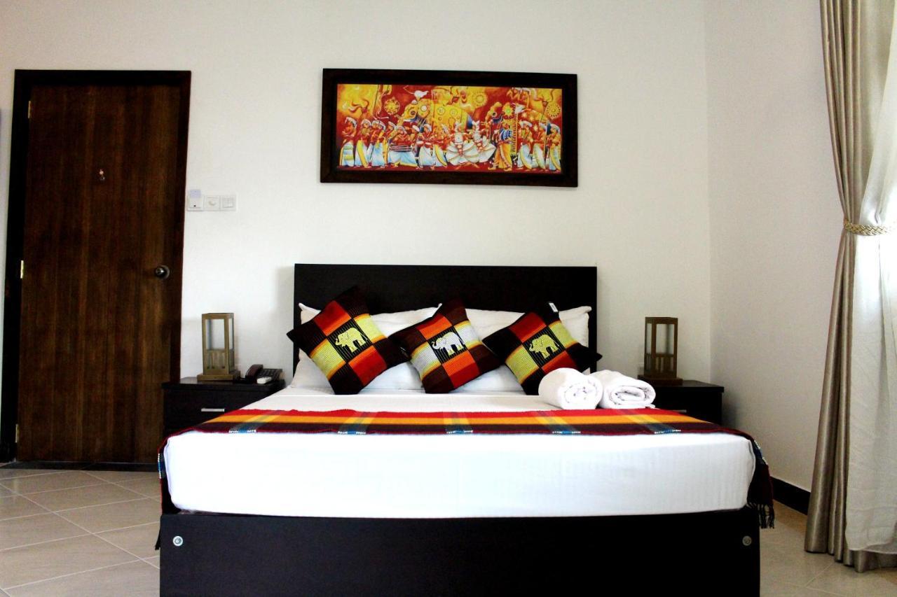 The Peak Pavilion Kandy Bagian luar foto