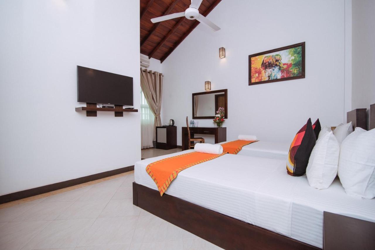 The Peak Pavilion Kandy Bagian luar foto
