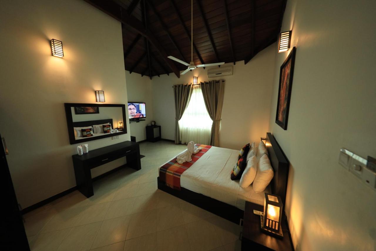 The Peak Pavilion Kandy Bagian luar foto