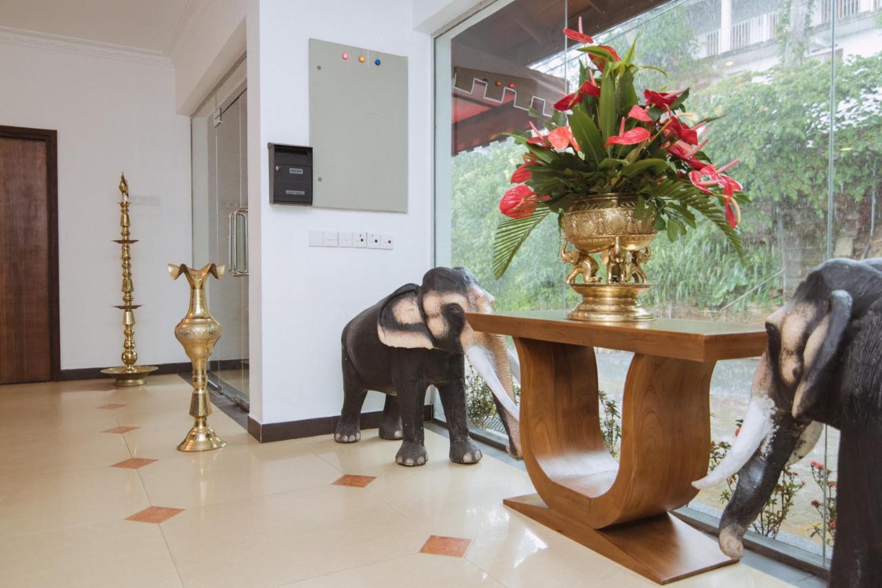 The Peak Pavilion Kandy Bagian luar foto