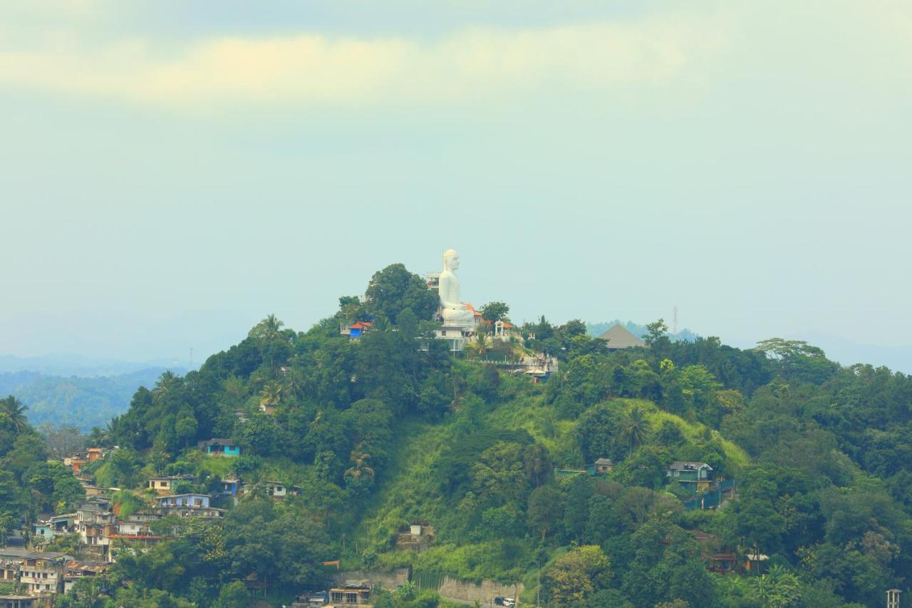 The Peak Pavilion Kandy Bagian luar foto