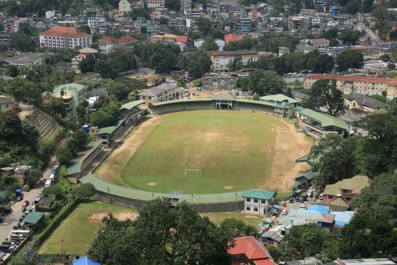 The Peak Pavilion Kandy Bagian luar foto